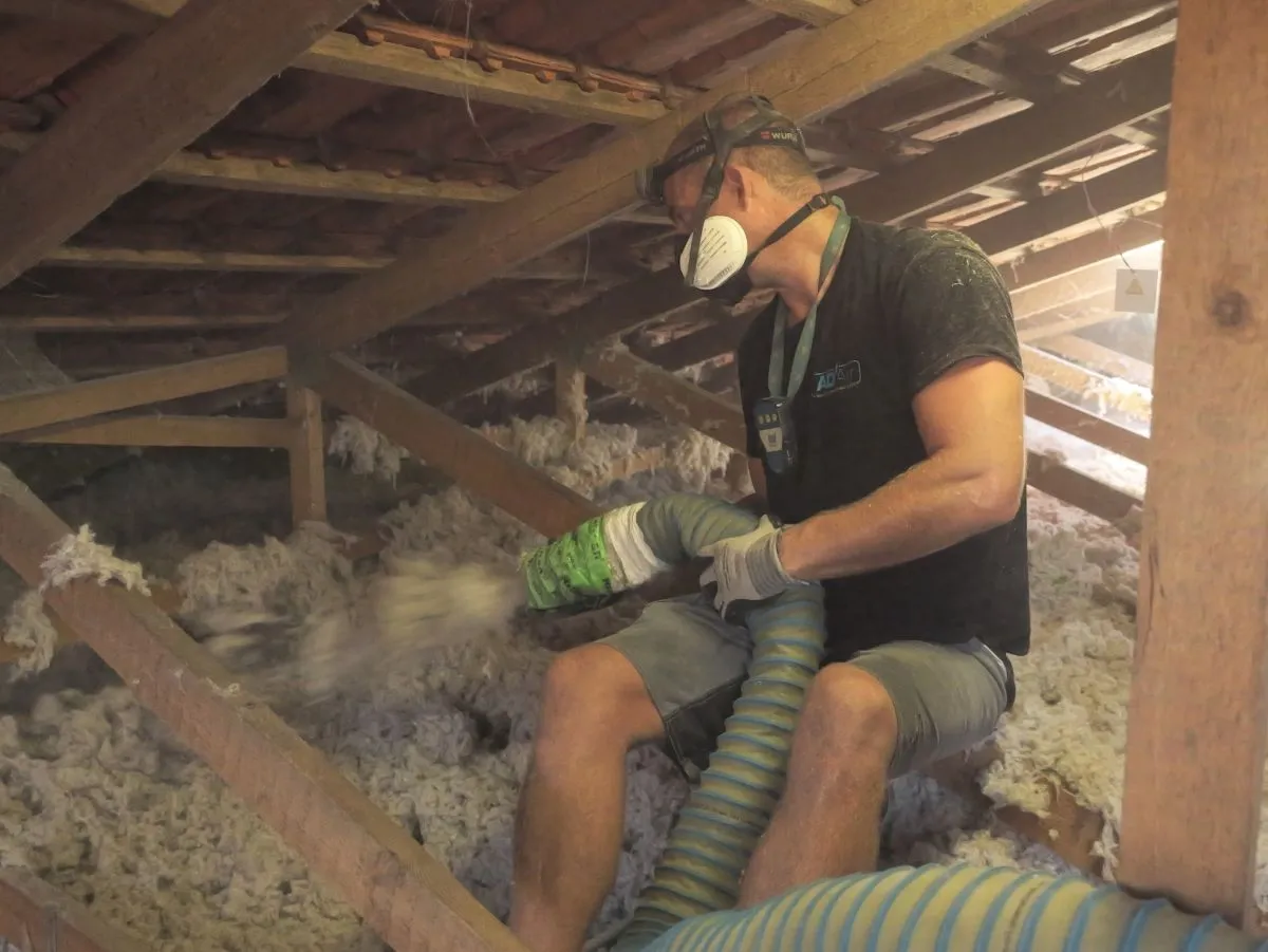 Isolation de combles perdus avec Jetfib Duo par ADAIR en Vendée
