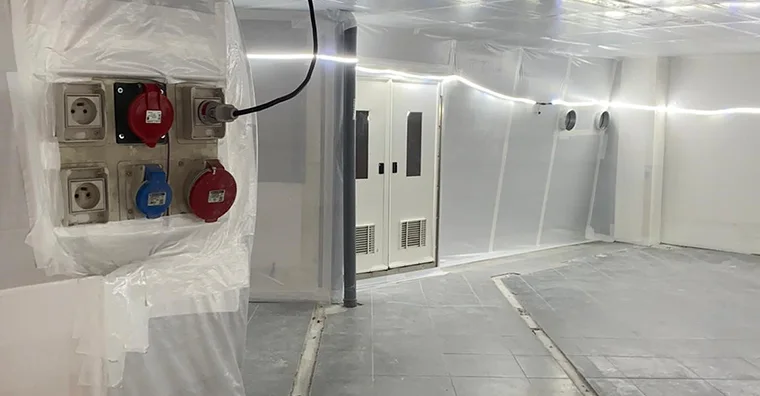 Chantier de désamiantage à La Roche sur Yon par ADQUAT